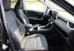 2025 Toyota RAV4 - Image 35