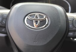 2025 Toyota RAV4 - Image 17