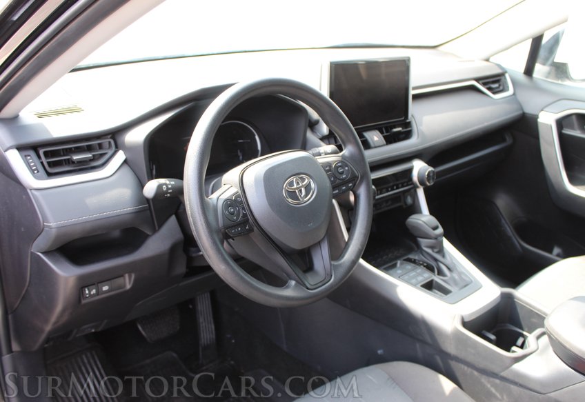 2025 Toyota RAV4 - Image 21