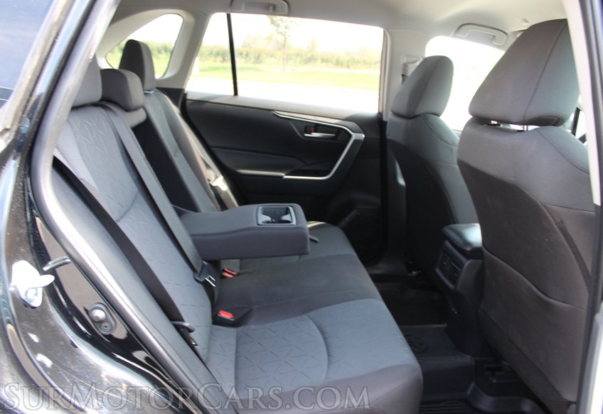 2025 Toyota RAV4 - Image 37