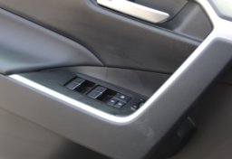 2025 Toyota RAV4 - Image 18