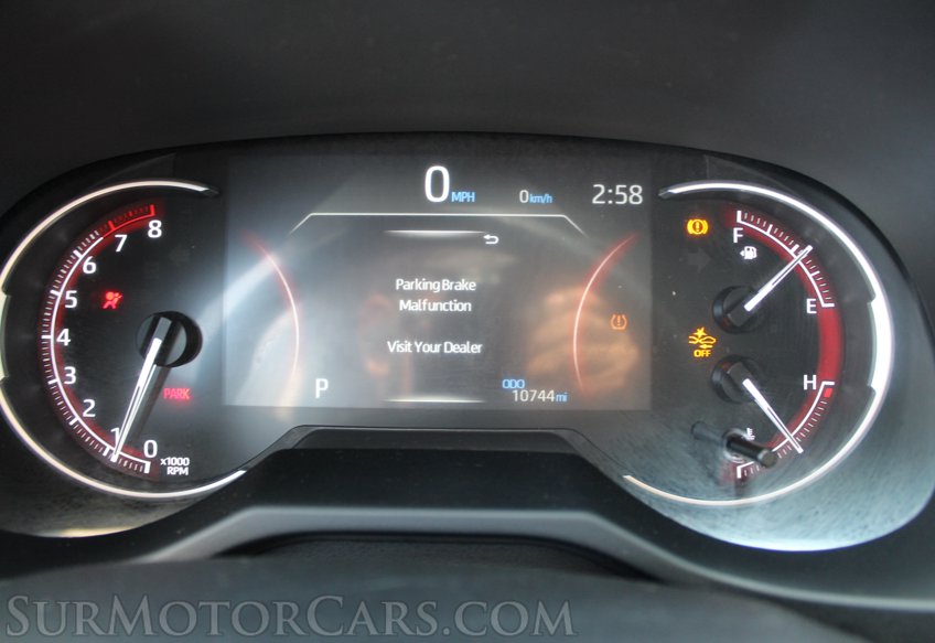 2025 Toyota RAV4 - Image 13