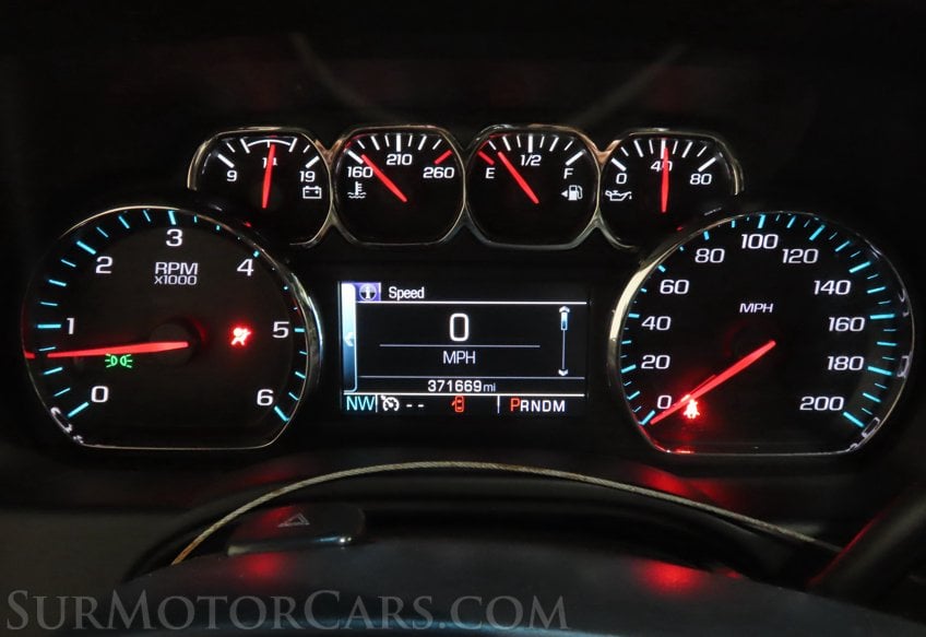 2016 Chevrolet Suburban LS - Image 37