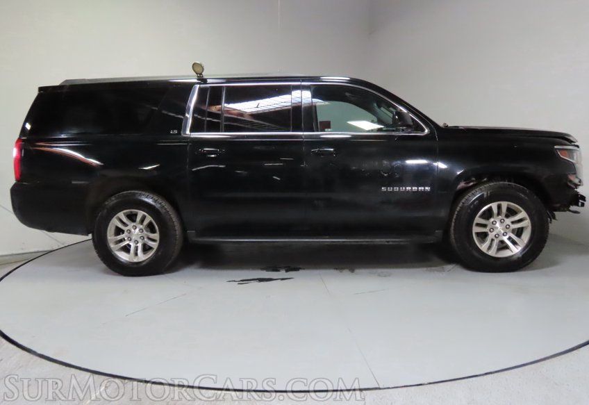 2016 Chevrolet Suburban LS - Image 10