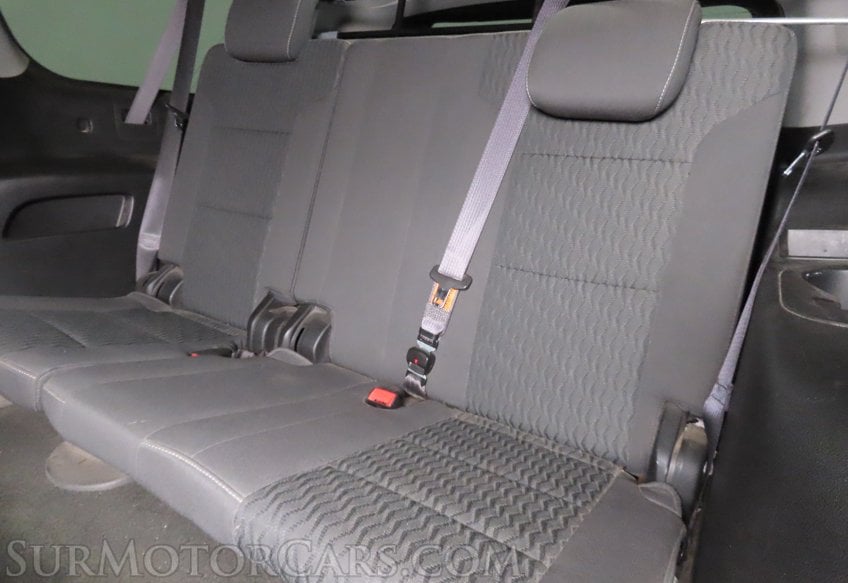 2016 Chevrolet Suburban LS - Image 32
