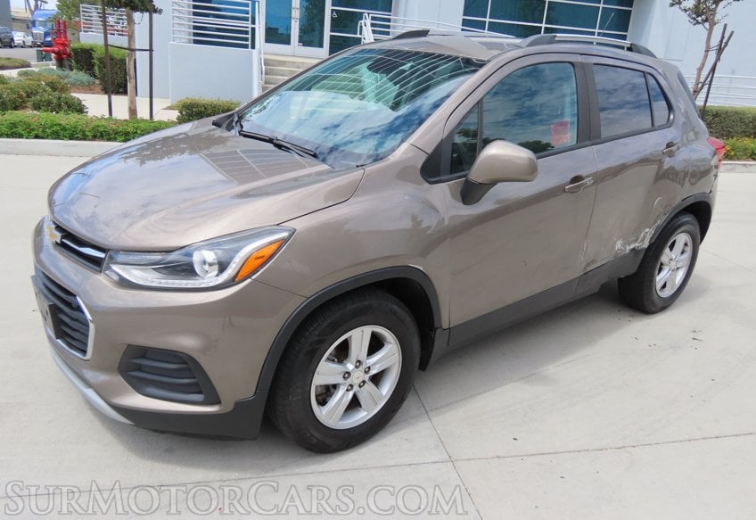 2022 Chevrolet Trax LT - Image 2