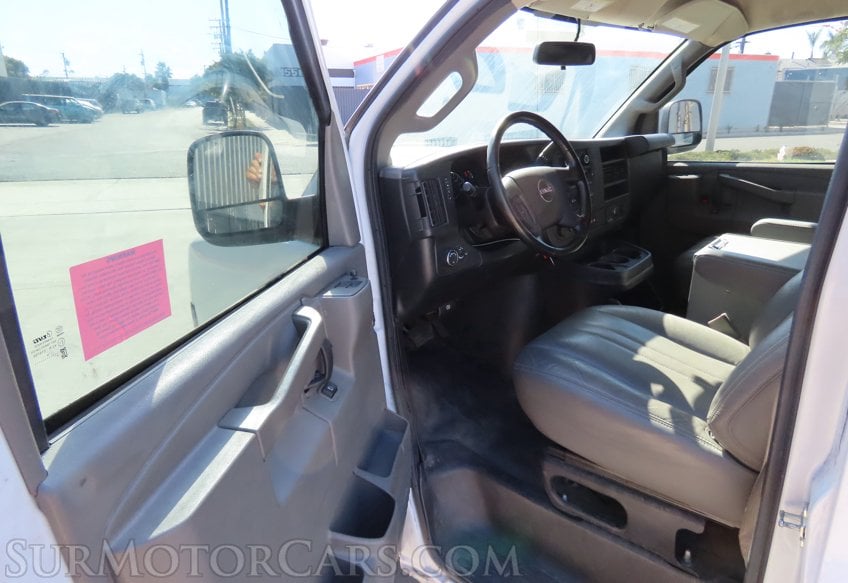2020 GMC Savana - Image 21