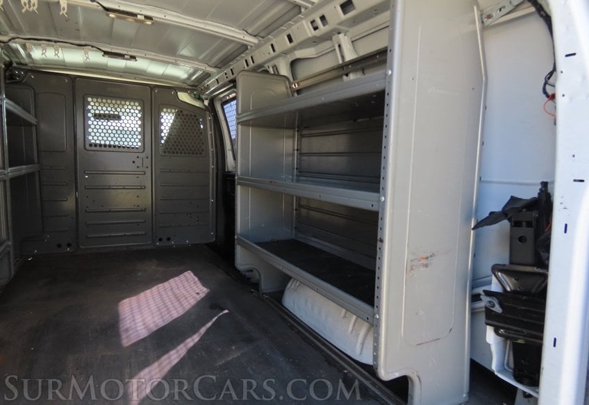 2020 GMC Savana - Image 32