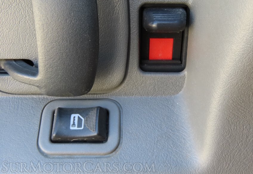 2020 GMC Savana - Image 41