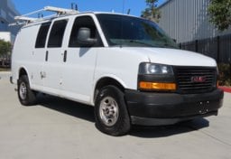 2020 GMC Savana - Image 3