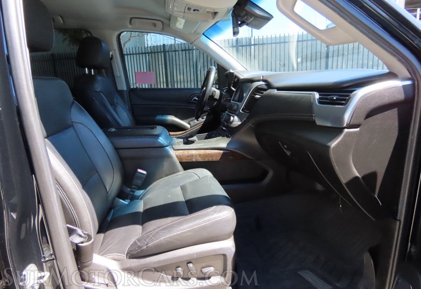 2019 Chevrolet Suburban LT - Image 27