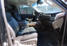 2019 Chevrolet Suburban LT - Image 27