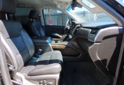 2019 Chevrolet Suburban LT - Image 31
