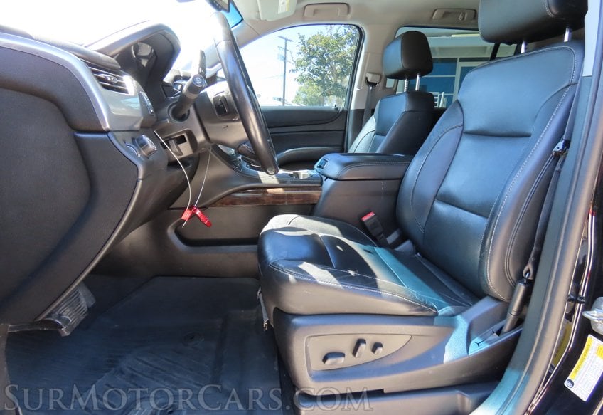 2019 Chevrolet Suburban LT - Image 30