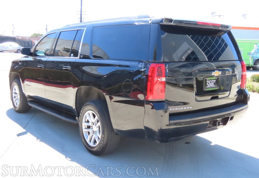 2019 Chevrolet Suburban LT - Image 10