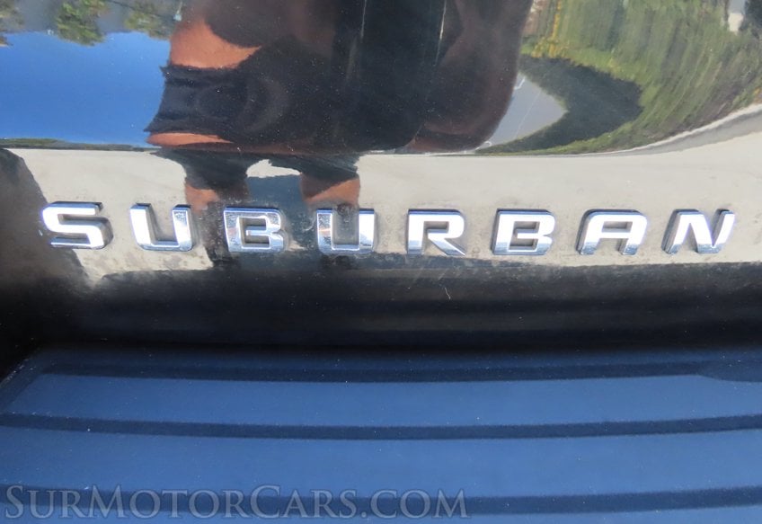 2019 Chevrolet Suburban LT - Image 17