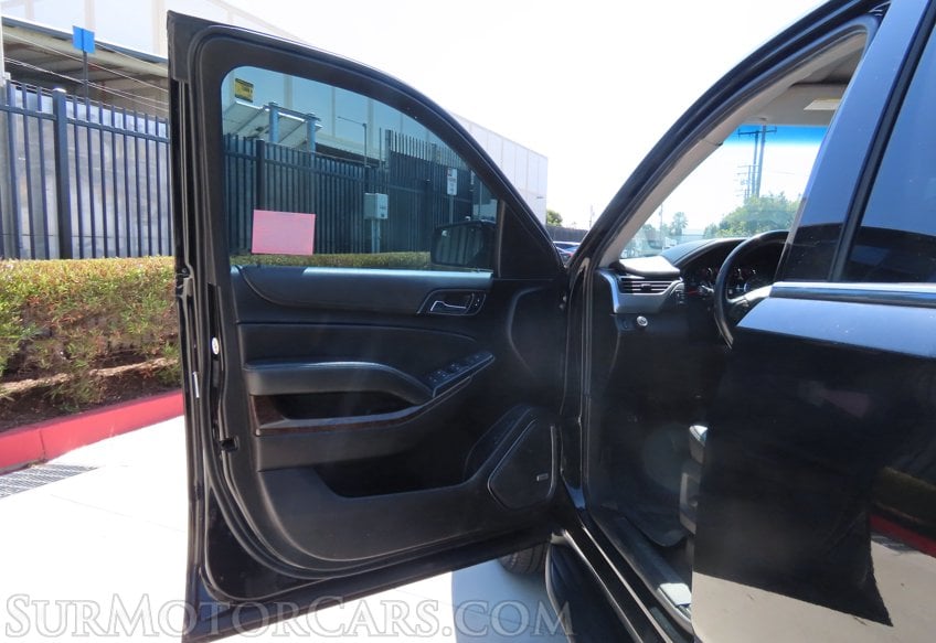2019 Chevrolet Suburban - Image 16
