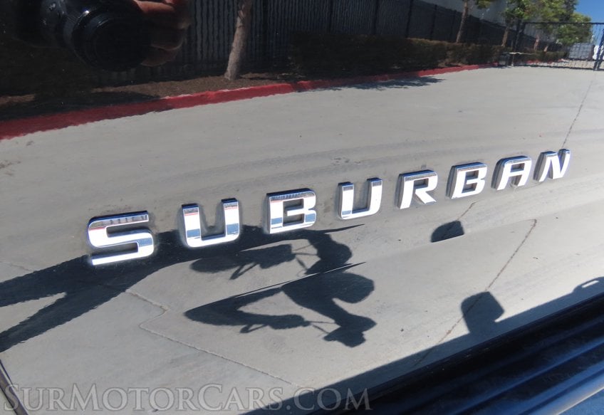 2019 Chevrolet Suburban LT - Image 16