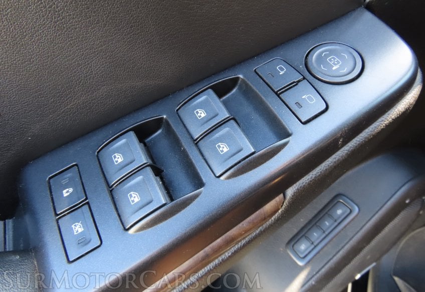 2019 Chevrolet Suburban LT - Image 51