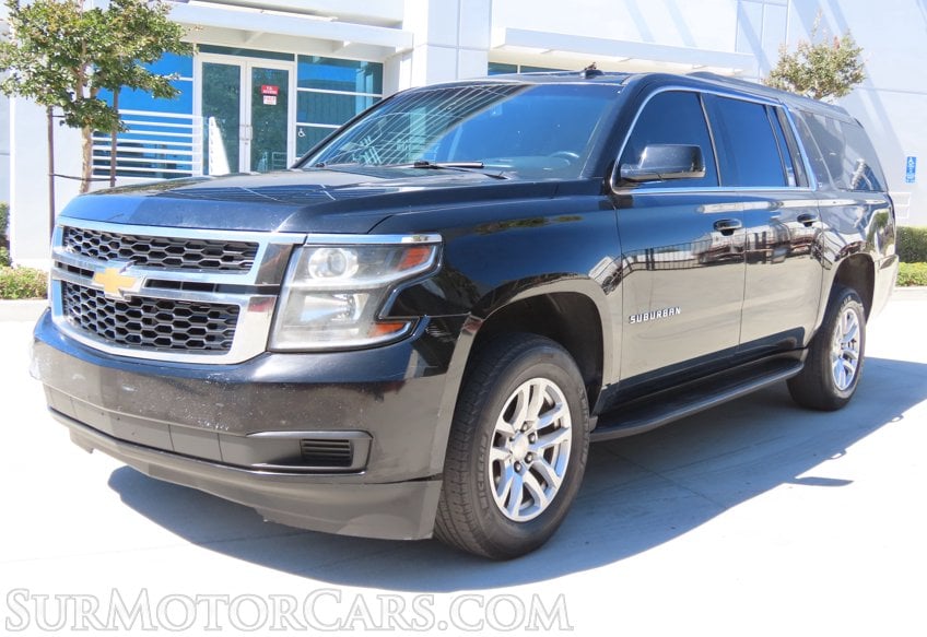 2019 Chevrolet Suburban LT - Image 4