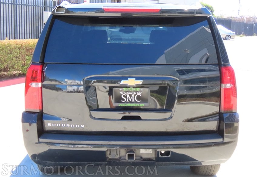 2019 Chevrolet Suburban LT - Image 11