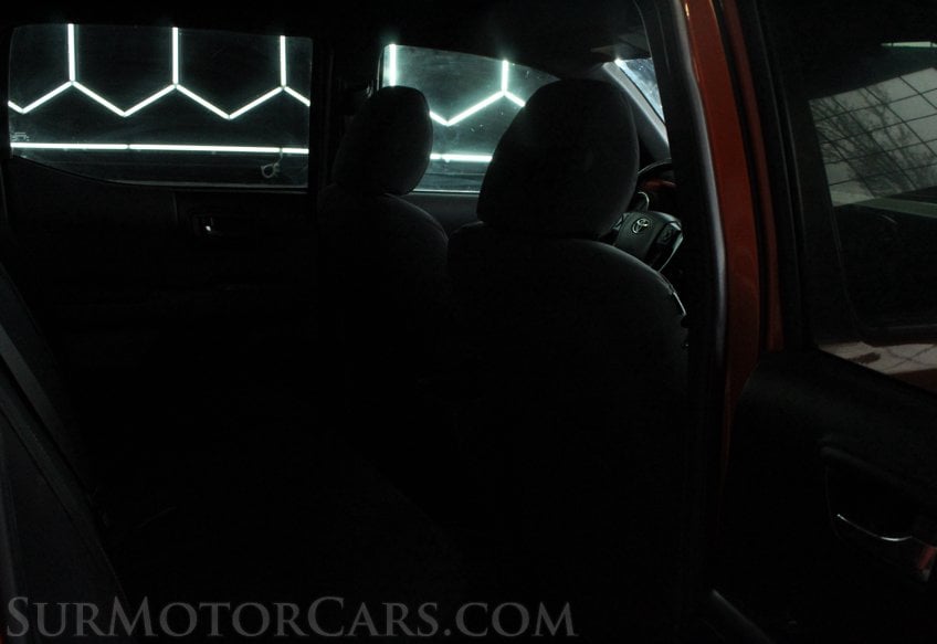 2018 Toyota Tacoma TRD Off-Road - Image 30