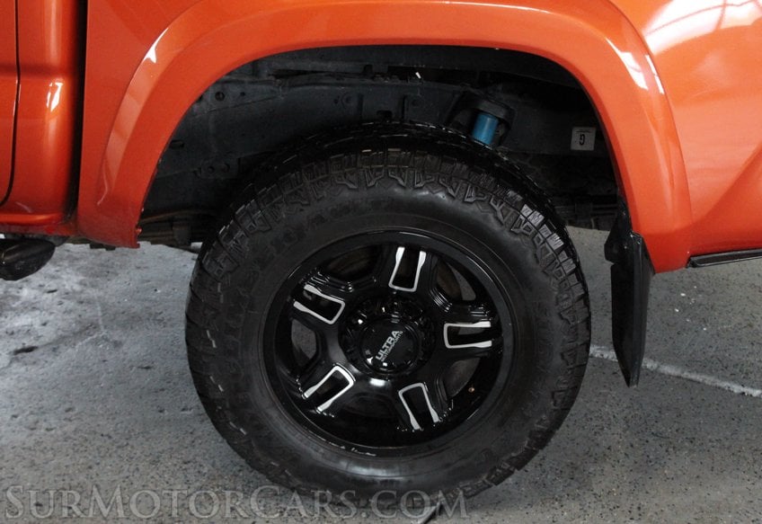 2018 Toyota Tacoma TRD Off-Road - Image 31