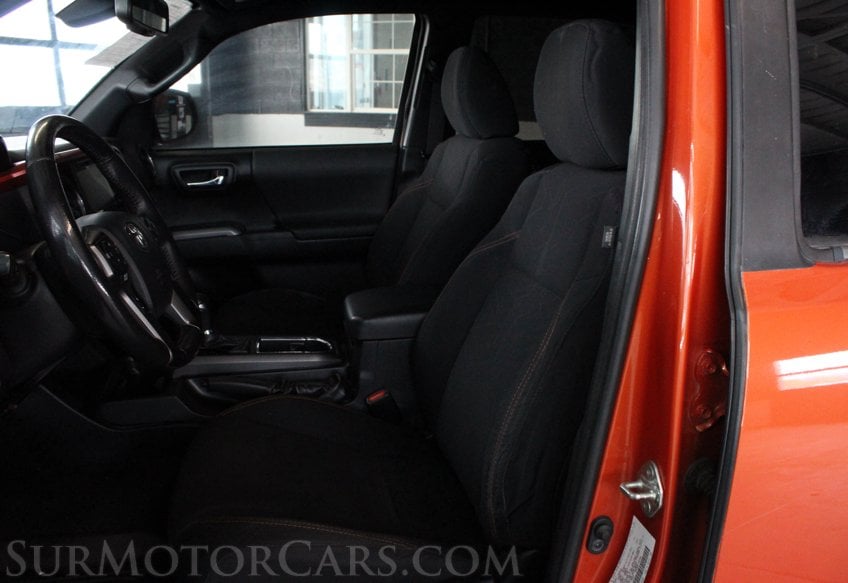 2018 Toyota Tacoma TRD Off-Road - Image 28