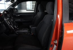 2018 Toyota Tacoma TRD Off-Road - Image 28