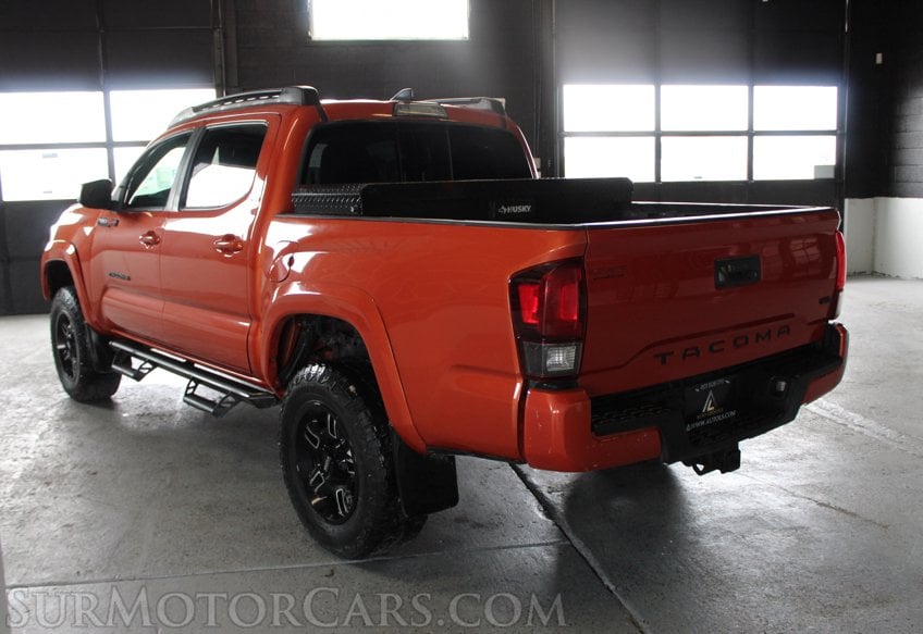 2018 Toyota Tacoma TRD Off-Road - Image 7