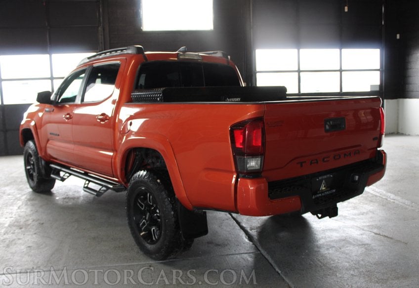 2018 Toyota Tacoma TRD Off-Road - Image 5