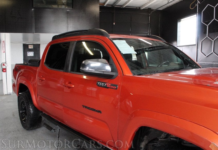 2018 Toyota Tacoma TRD Off-Road - Image 12