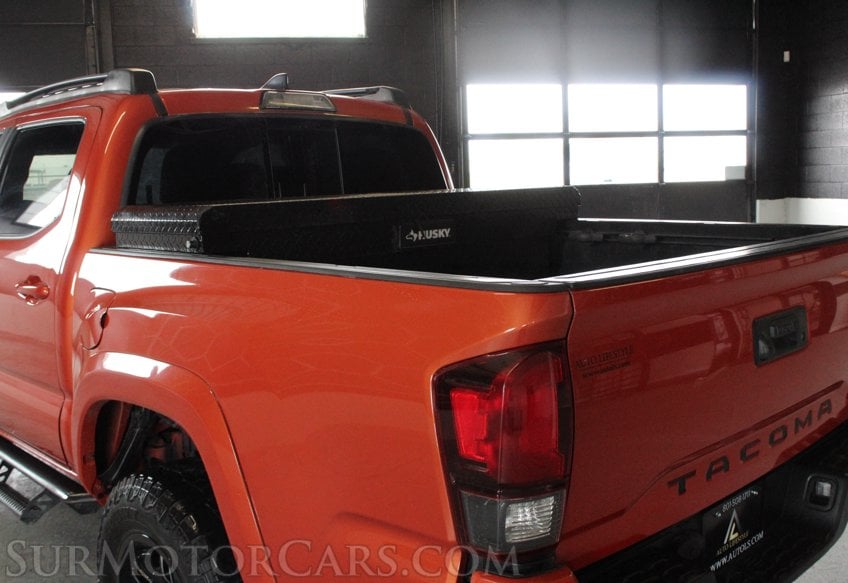 2018 Toyota Tacoma TRD Off-Road - Image 19