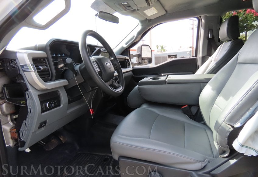 2024 Ford F-350 Super Duty XL - Image 27