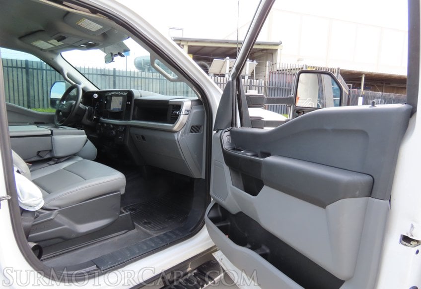 2024 Ford F-350 Super Duty XL - Image 46