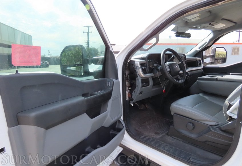 2024 Ford F-350 Super Duty XL - Image 28
