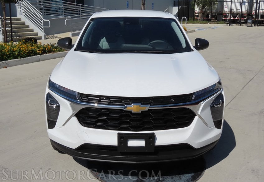 2025 Chevrolet Trax - Image 12