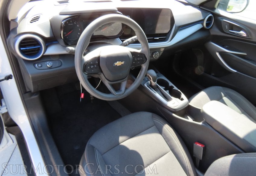 2025 Chevrolet Trax - Image 23