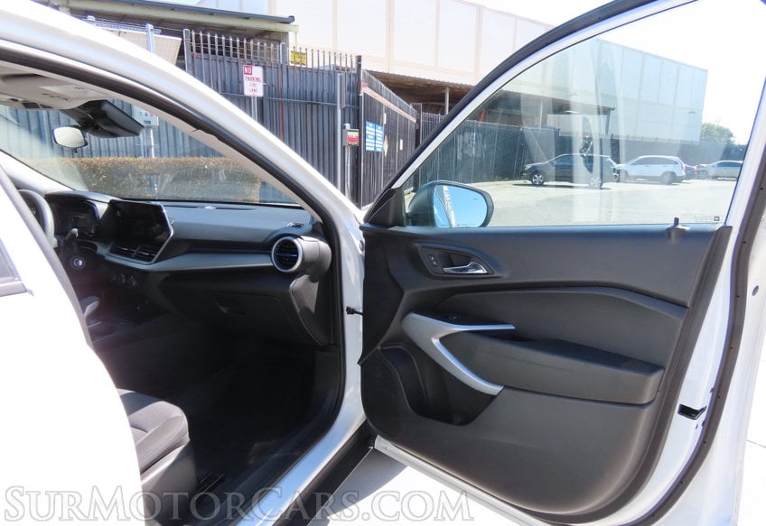 2025 Chevrolet Trax - Image 16