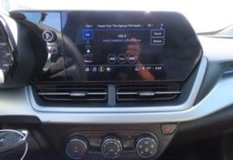 2025 Chevrolet Trax - Image 31