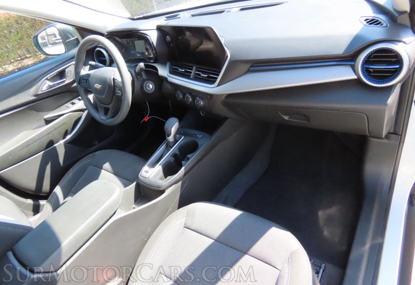 2025 Chevrolet Trax - Image 24