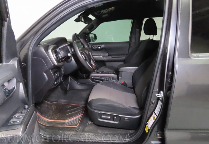 2022 Toyota Tacoma TRD Off-Road - Image 19