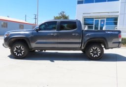 2022 Toyota Tacoma TRD Off-Road - Image 5