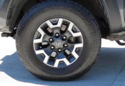 2022 Toyota Tacoma TRD Off-Road - Image 20