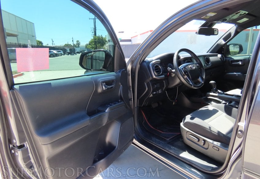 2022 Toyota Tacoma TRD Off-Road - Image 21