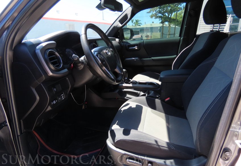 2022 Toyota Tacoma TRD Off-Road - Image 25