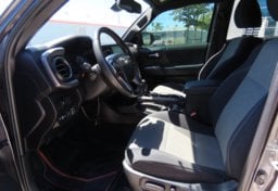 2022 Toyota Tacoma TRD Off-Road - Image 25