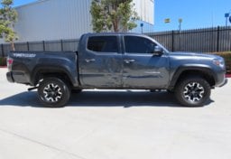 2022 Toyota Tacoma TRD Off-Road - Image 6