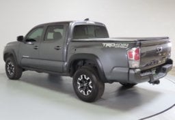 2022 Toyota Tacoma TRD Off-Road - Image 10