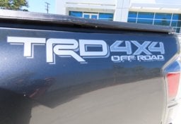 2022 Toyota Tacoma TRD Off-Road - Image 17